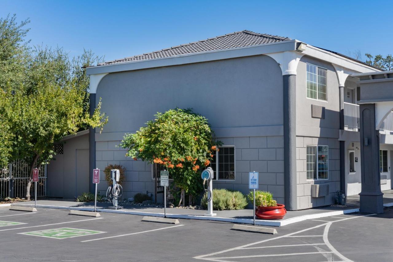 Super 8 Ukiah By Wyndham Eksteriør bilde